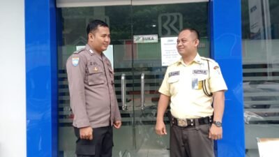 Polsek Panawangan Koordinasi Bersama Satpam Bank BRI Panawangan Antisipasi Gangguan Kamtibmas