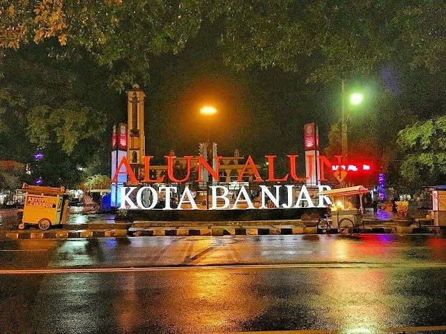 Alun-alun Kota Banjar. Foto: Foursquare