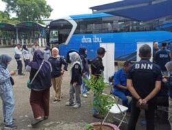 Sat Res Narkoba Polres Ciamis dan BNN Ciamis Test Urine Supir Bus di Terminal