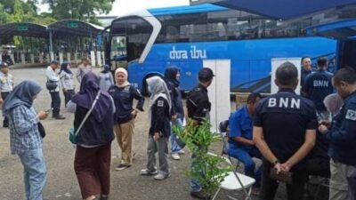 Sat Res Narkoba Polres Ciamis dan BNN Ciamis Test Urine Supir Bus di Terminal