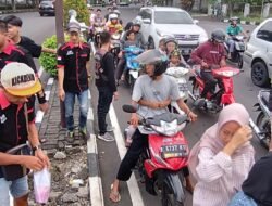 Biker Adventure Ciamis Bagikan Ratusan Takjil, Berharap Berkah Ramadan