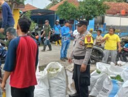 Polsek Banjarsari Giat Pembersihan Sampah di Aliran Anak Sungai Ciputra Haji Desa Sukasari