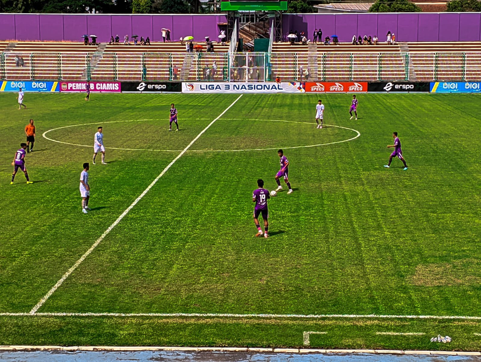 PSGC Ciamis unggul 2-1 atas Persitara Jakarta Utara di babak pertama. Foto: Febri