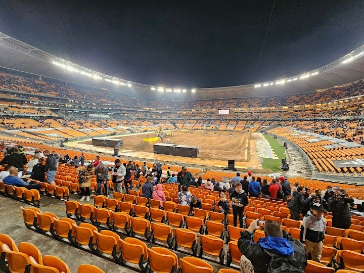 FNB Stadium, Afrika Selatan. Foto: Google/HenkValentg