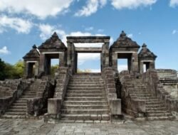 Pengantar Sejarah dan Keindahan Candi Ratu Boko