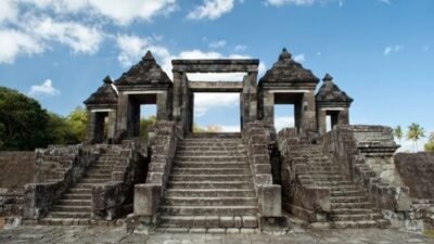 Pengantar Sejarah dan Keindahan Candi Ratu Boko