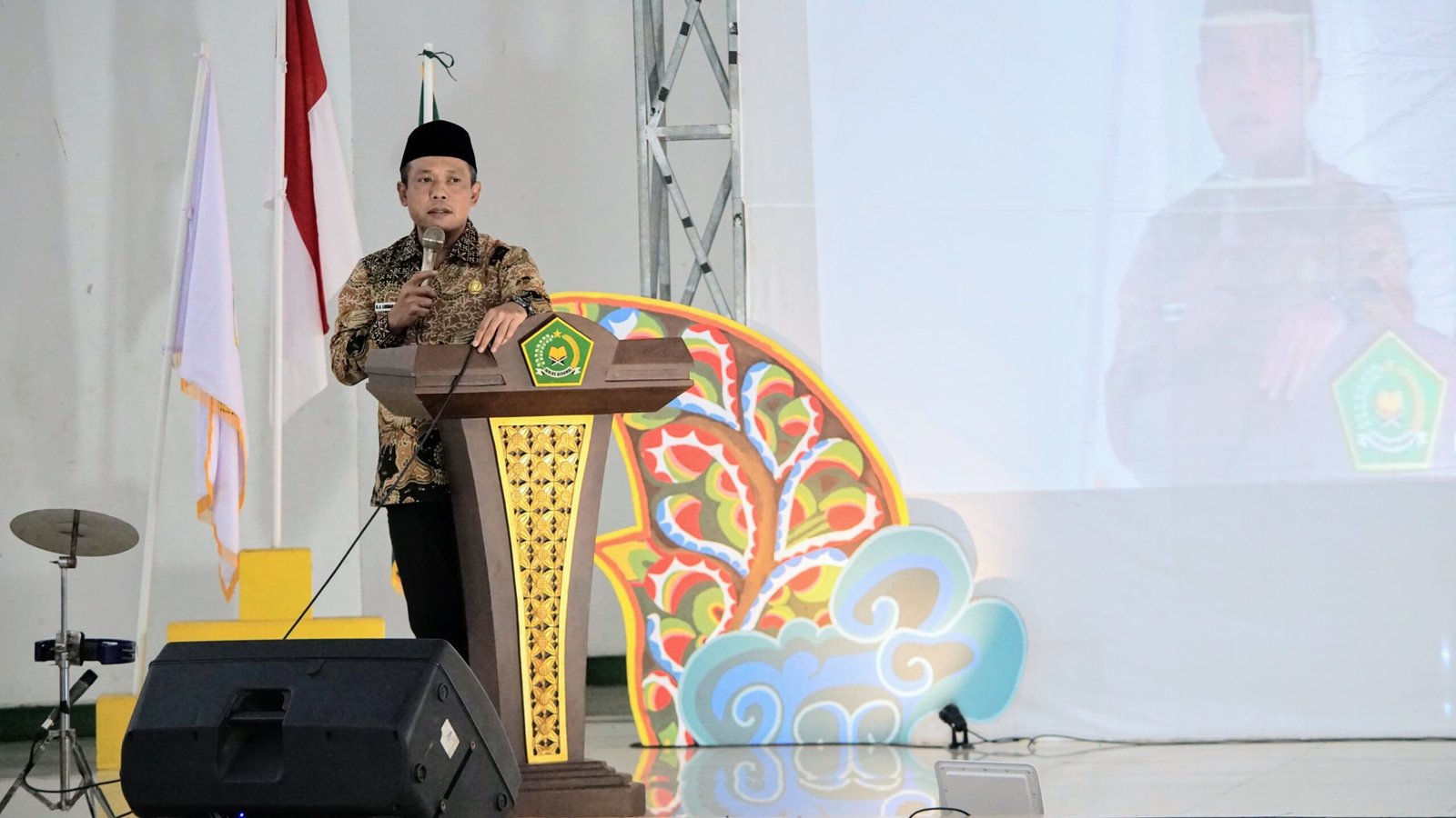 Kankemenag Ciamis, H. Asep Lukman hadiri acara wisuda MAN 2 Ciamis. Foto: ist