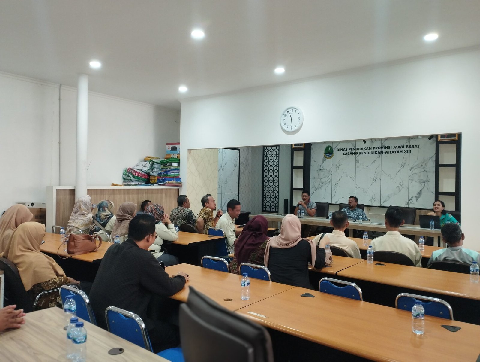 FKSS melakukan audiensi terkait PPDB 2024 di Kantor Cabang Dinas (KCD) Wilayah XIII Provinsi Jawa Barat. Foto: Febri/berandaperistiwa