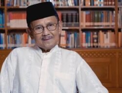 Bacharuddin Jusuf Habibie: Teknokrat Visioner dan Presiden Ketiga Indonesia