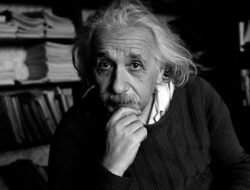 Albert Einstein: Jenius di Balik Teori Relativitas