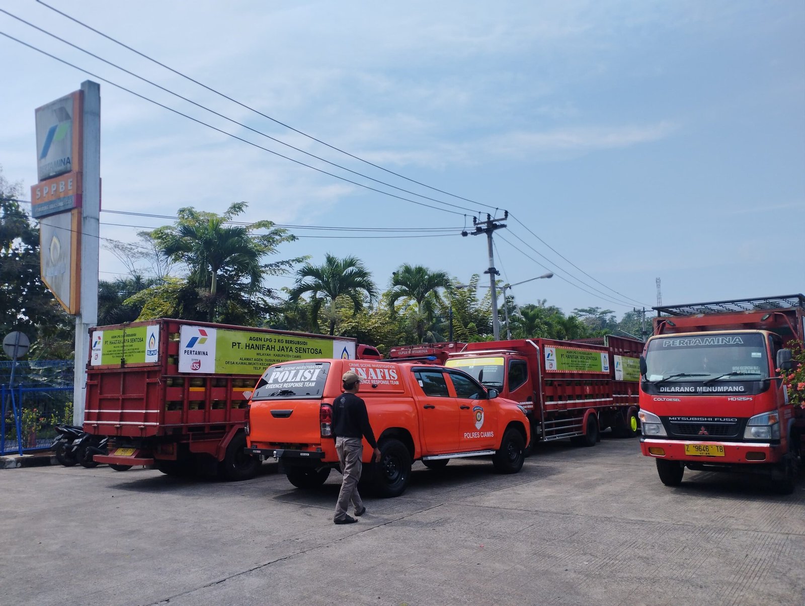 Polisi masih melakukan penyelidikan mendalam soal penyebab meledaknya SPPBE milik PT. Warung Jeruk Sumber Gas. Foto: Febri/berandaperistiwa