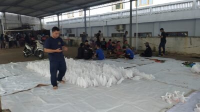 STIKes Muhammadiyah Ciamis melaksanakan Qurban, potong dua ekor kambing dan lima ekor sapi. Foto: Sinta