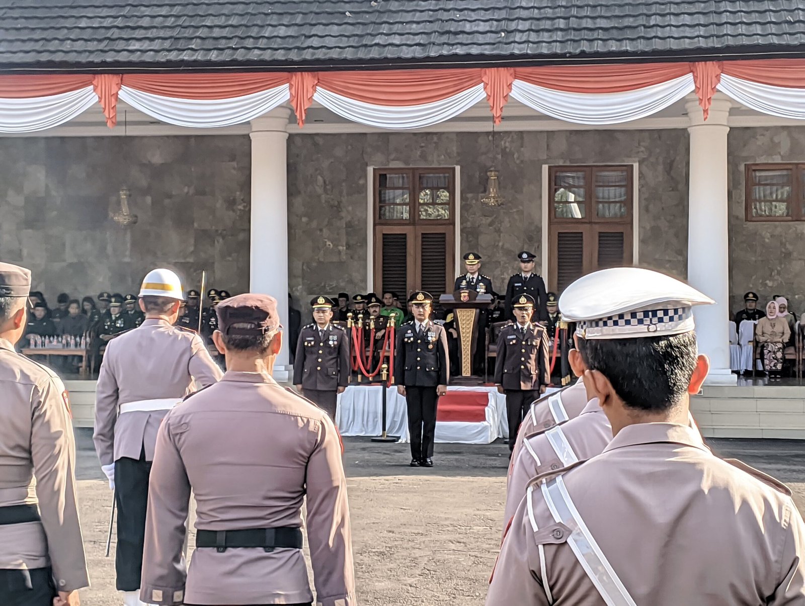 Upacara peringatan HUT Bhayangkara ke-78 di pendopo Ciamis. Foto: Febri/berandaperistiwa