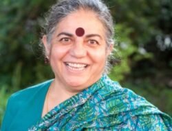 Vandana Shiva: Ilmuwan, Aktivis, dan Pelopor Keanekaragaman Hayati