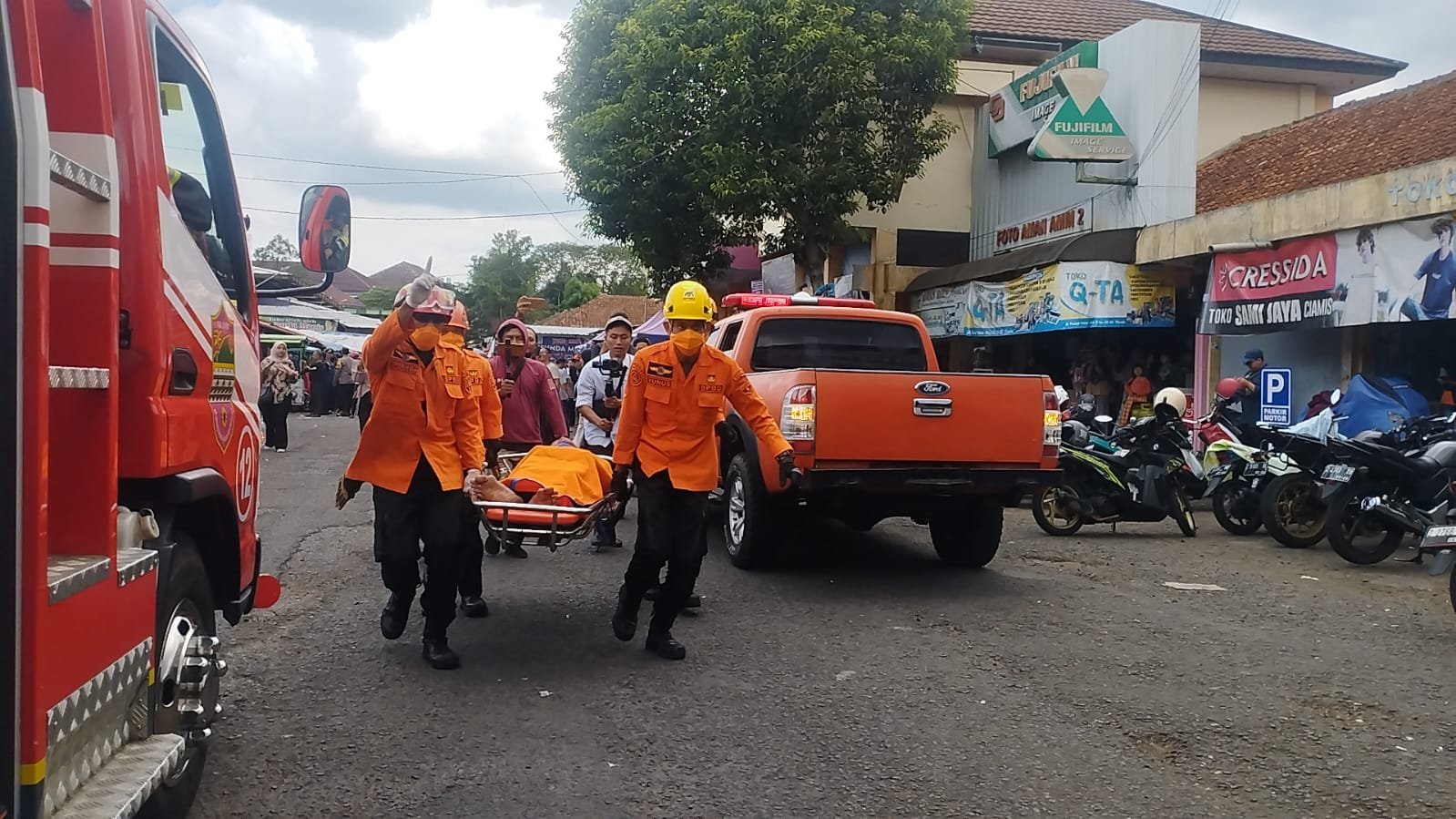 Simulasi kebakaran di pasar manis Ciamis. Foto: Febri/berandaperistiwa