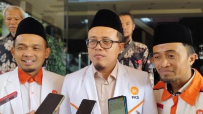 Ketua DPD PKS Ciamis, Arif Anwar Budiman (tengah). Foto: Febri/berandaperistiwa