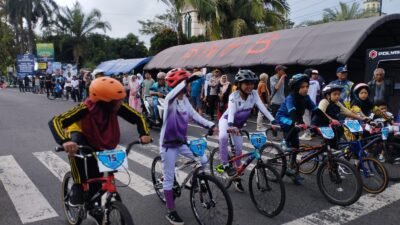 Galuh Youth Criterium 2024 mengambil start dan finish di depan pendopo Ciamis. Foto/dok. berandaperistiwa