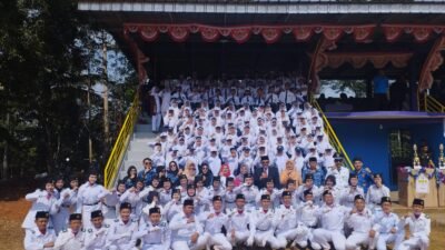 Paduan Suara dan Paskibra SMPN 2 Baregbeg Warnai Upacara HUT RI ke-79 Desa Sukamulya