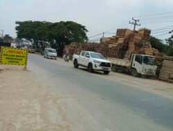 Debu Tebal Proyek Urugan di Cikande Ganggu Pengguna Jalan, Berpotensi Bahaya