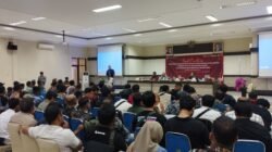 KPU Kabupaten Ciamis menggelar rapat koordinasi bersama PPK untuk persiapan rekapitulasi penghitungan perolehan suara pada Pilkada Ciamis 2024 di tingkat kecamatan. (Foto: Istimewa)