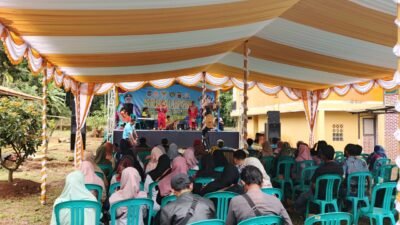 Penampilan seni calung di acara sosialisasi perundangan-undangan di bidang cukai di Kabupaten Ciamis. ( Foto: Istimewa)