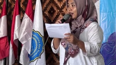 Ketua Bidang Pemberdayaan Perempuan dan Anak Forum Mahasiswa dan Pemuda Galuh Tabayun, Zaina Amalia Fitrina Dewi, S.Pd menyampaikan refleksi Hari Perempuan Internasional tahun 2025. (Foto: Istimewa)