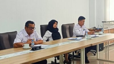 Kepala KCD Wilayah XIII Jabar, Widhy Kurniatun (tengah) bersama jajaran saat menerima audiensi dari SAPMA pada Rabu, 2 Juli 2025. (Foto: Ist)