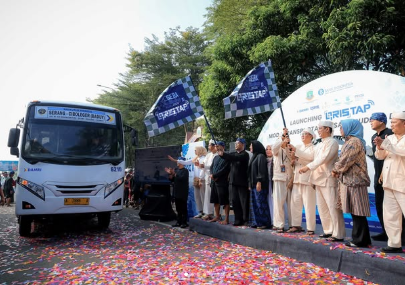 Pemerintah Provinsi (Pemprov) Banten mendukung inovasi kemudahan akses transportasi ke kawasan wisata Baduy dengan program tarif Rp1 untuk perjalanan bus DAMRI rute Terminal Pakupatan Kota Serang menuju Terminal Ciboleger.