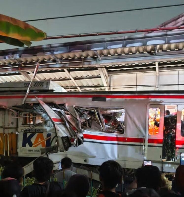 KA Argo Bromo Anggrek, KRL Bekasi Timur