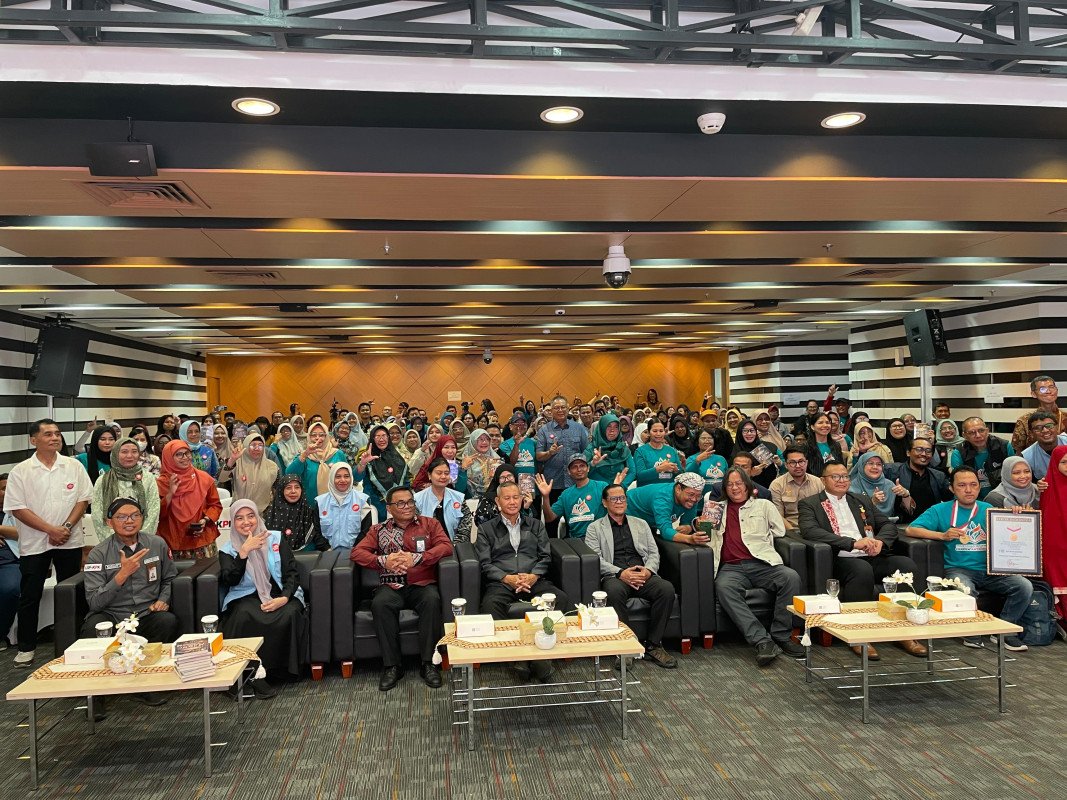 Peluncuran buku berlangsung di Gedung Pusat Edukasi Antikorupsi (ACLC) Komisi Pemberantasan Korupsi (KPK), Kamis (23/4/2026), dengan melibatkan ribuan peserta dari berbagai daerah.