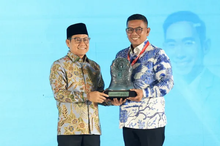 Banten Raih Paritrana Award 2025, Andra Soni Perluas Perlindungan Pekerja Rentan