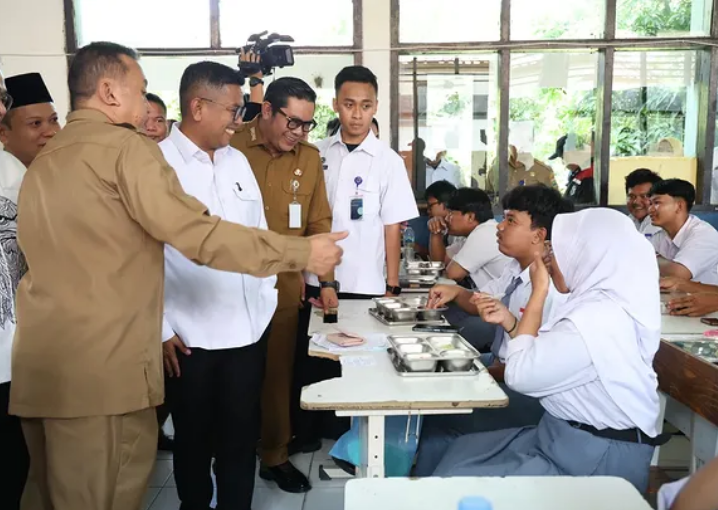Andra Soni Tekankan Kualitas Gizi Menu MBG di Sekolah Banten