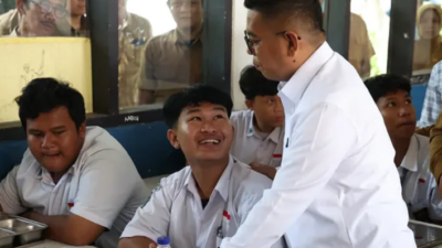 Pendidikan Banten Melesat, Angka Melek Huruf Capai 99,95 Persen dan Sekolah Gratis Kian Diperluas