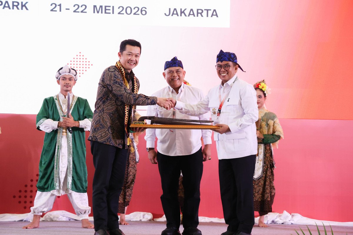 Golok Pusaka Diserahkan ke Menpora, Banten Perkuat Pencalonan Tuan Rumah PON 2032