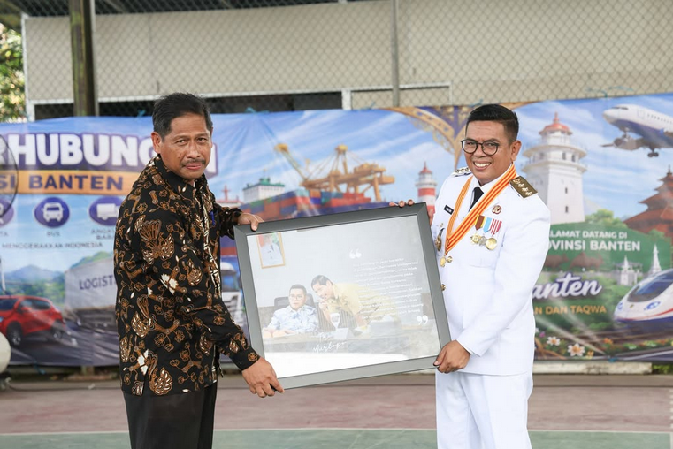 Andra Soni Apresiasi Dedikasi Tri Nurtopo dan Hadi Prawoto