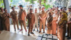 Andra Soni Tegaskan SPMB 2026 Transparan, Larang Titip Siswa Saat Tinjau MBG di SMAN 1 Ciputat