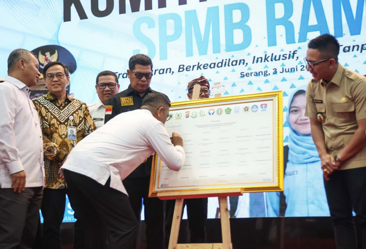 SPMB Banten 2026-2027: Andra Soni Tegaskan Larangan Titip Siswa, Sekolah Gratis Diperluas