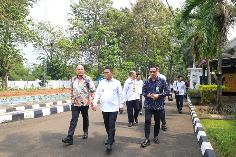 Resmi Sambut Kepala Baru, Andra Soni Tegaskan Komitmen Maksimalkan Perlindungan Pekerja